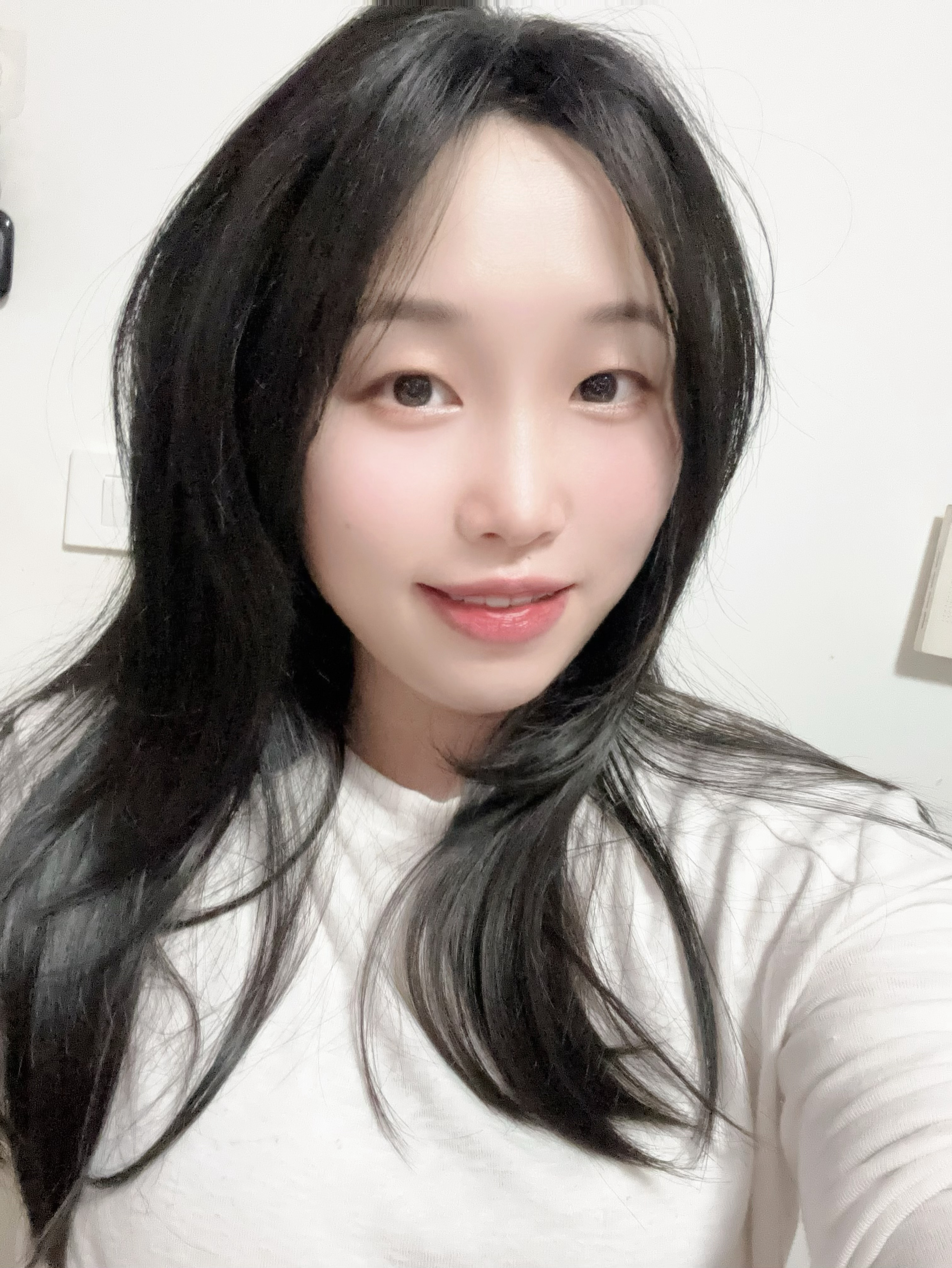 早安～晨光从不迟到，希望永不缺席。追赶梦想的人，终会被阳光拥抱。 