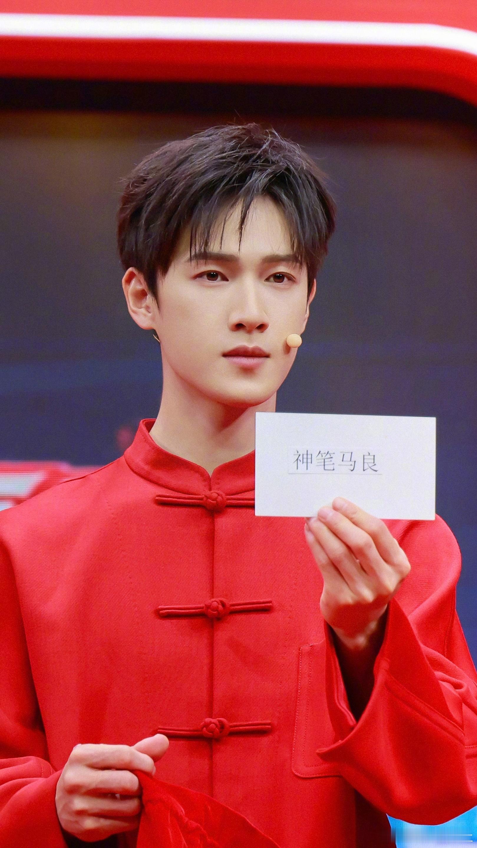 《下一站春晚》，谁抗住了央视的怼脸镜头？李昀锐 丁禹兮 罗云熙 张新成 宋威龙 