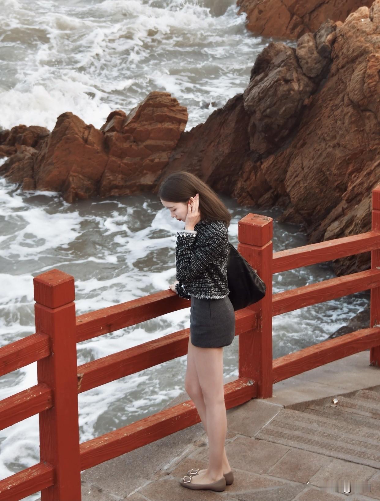 何为女性魅力平凡生活中，用心照顾家人、努力追逐梦想的女性，她们善良、坚韧又独立，