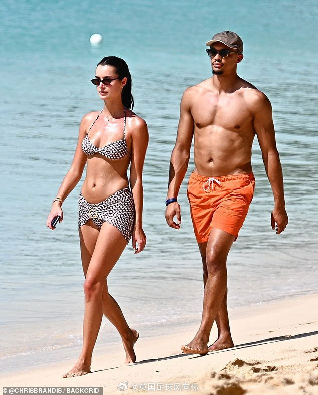 【阿诺德与女友分手】《太阳报》权威报道，效力皇马的27岁英格兰国脚阿诺德，已经与