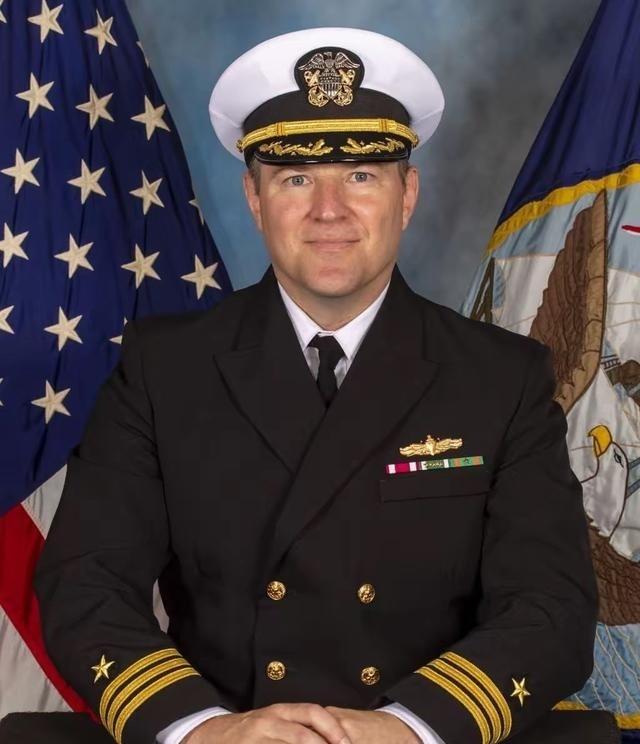 伊朗驻南非大使馆3月29日写道：“记住这两个罪犯。他们是‘斯普鲁恩斯’号 驱逐舰