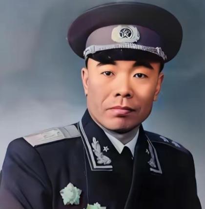 1955年授衔时，曾泽生中将泪洒现场。这位原国民党60军军长1948年长春起义，