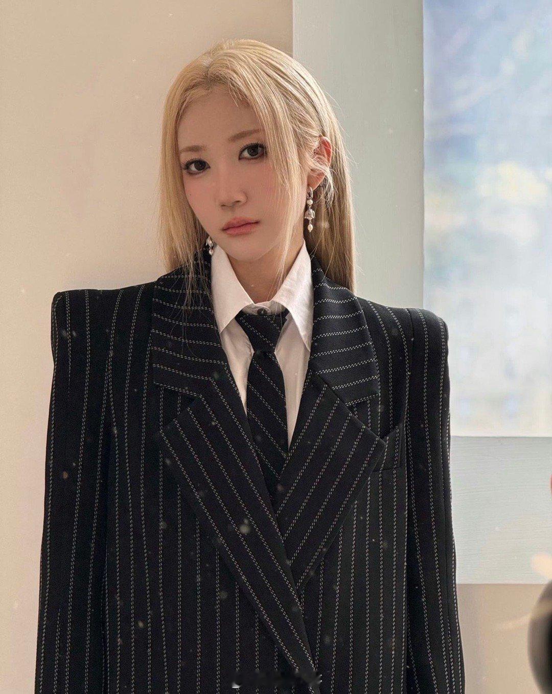 乃万戏腔 乃万新歌简直是风格融合的“王炸”！R&B混搭中国风说唱，编曲瞬间把人拉