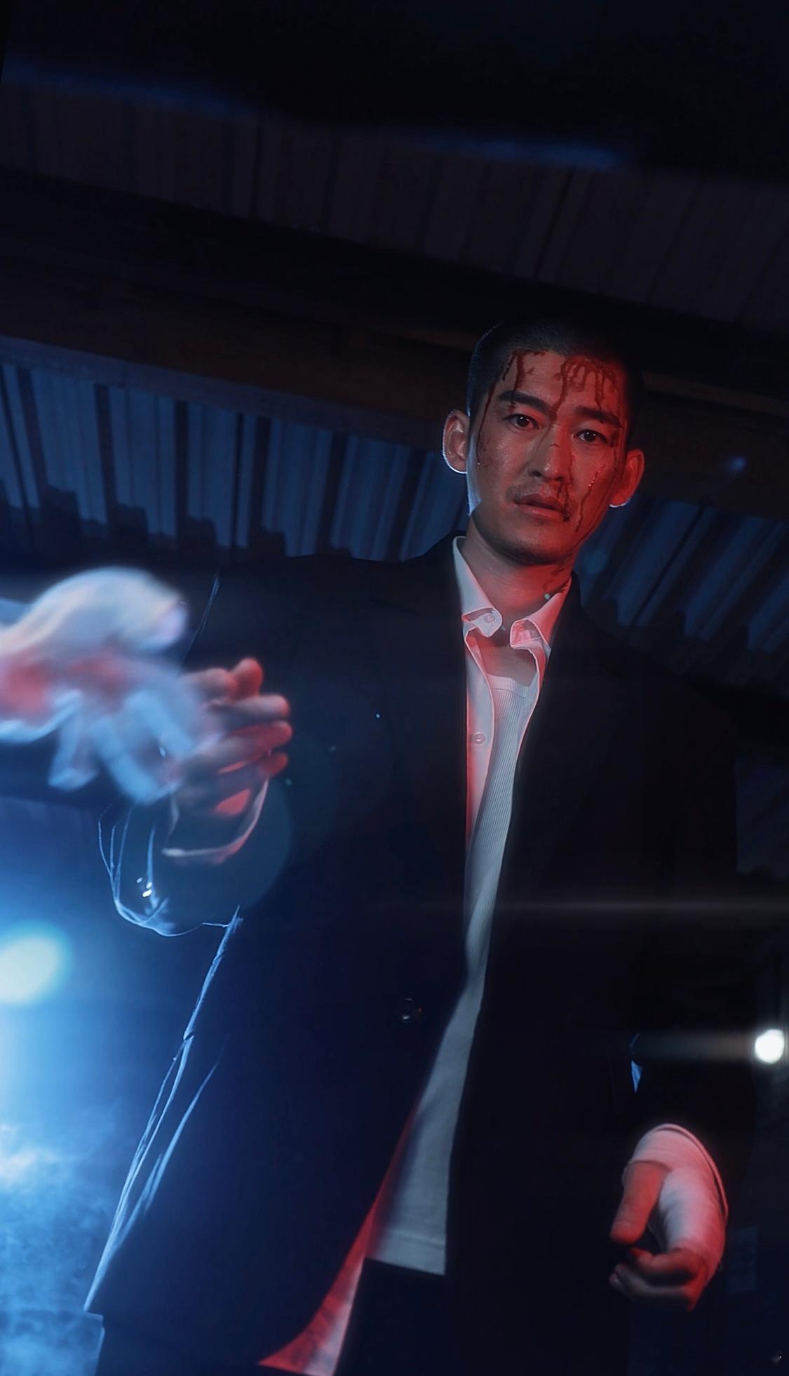 张翰这次在《正道非盗》中真的是华丽转身！不再是大家印象中油腻的偶像派，而是凭借新