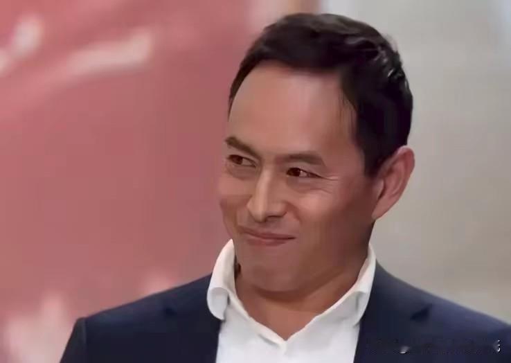 澳大利亚知名反华教授李约翰，在节目里大谈自己的反华观点，正聊得火热时，主持人忽然