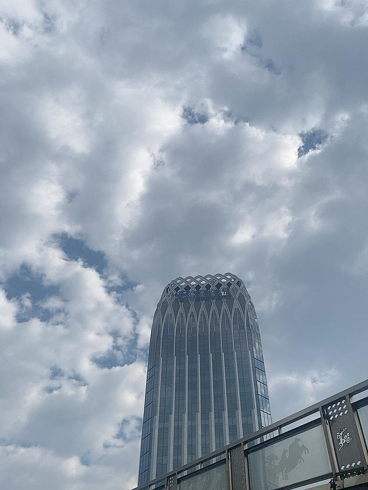 晒图笔记大赛云海之上，现代与传统的交融