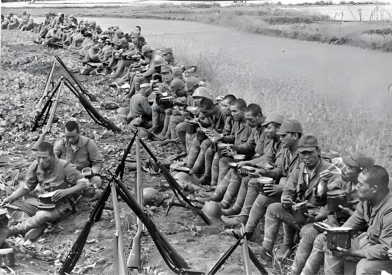 1938年武汉会战期间，倭人《朝日新闻》随军记者镜头下的侵华日军！

图一：10