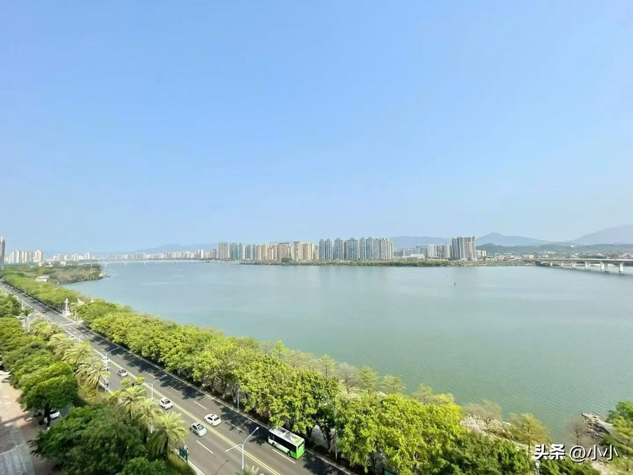 月薪三四千，却有房有车养俩娃，我真的想不通
 
一直有件事，我琢磨了很久，始终想