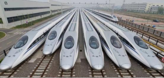 虽然哈萨克斯坦要向日本出口能源和稀土，但是却不能使用中欧班列，哈萨克斯坦手里握着