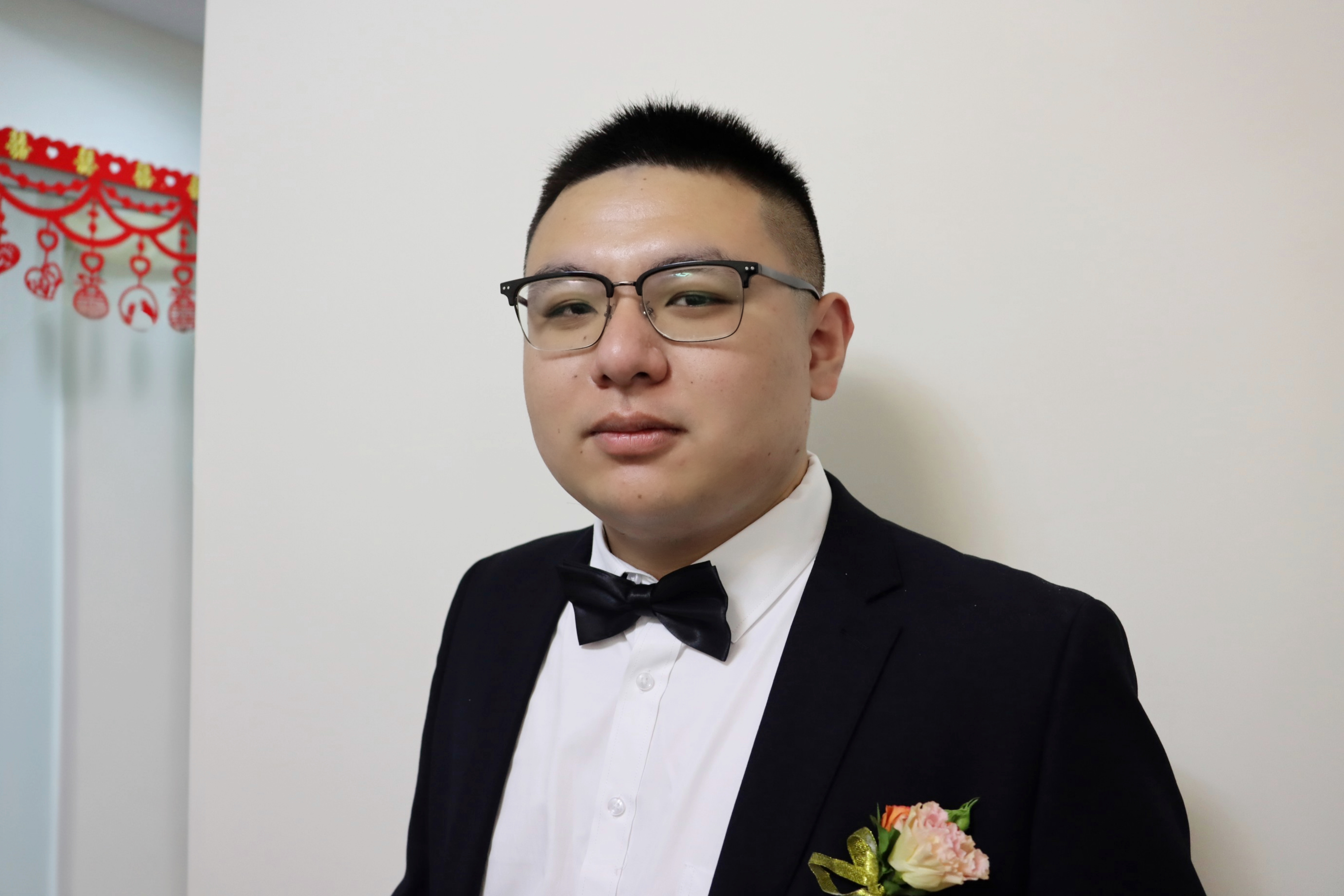 看到了一张三年前的照片人生无常 大肚包大肠