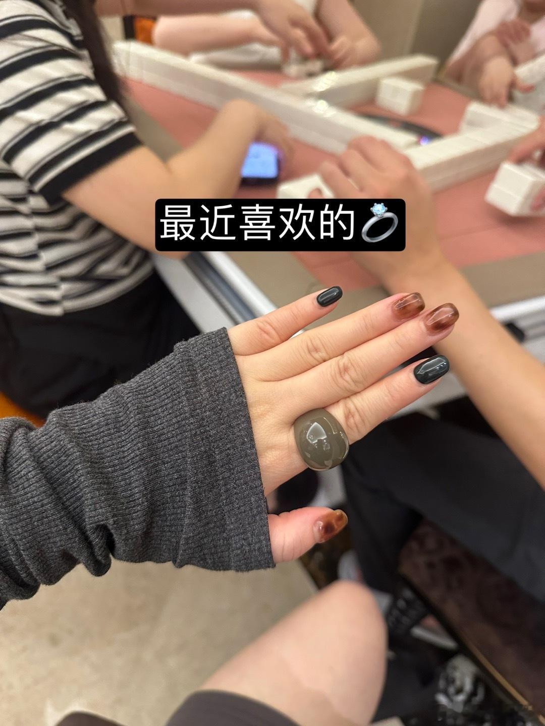 最近的生活追剧，麻将，宅得很 ​​​