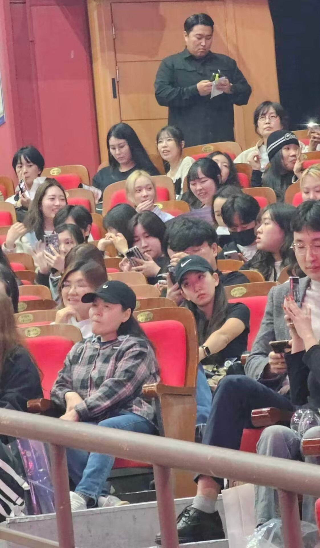 #2NE1演唱会#WINTER去看了2NE1演唱会 ​​​