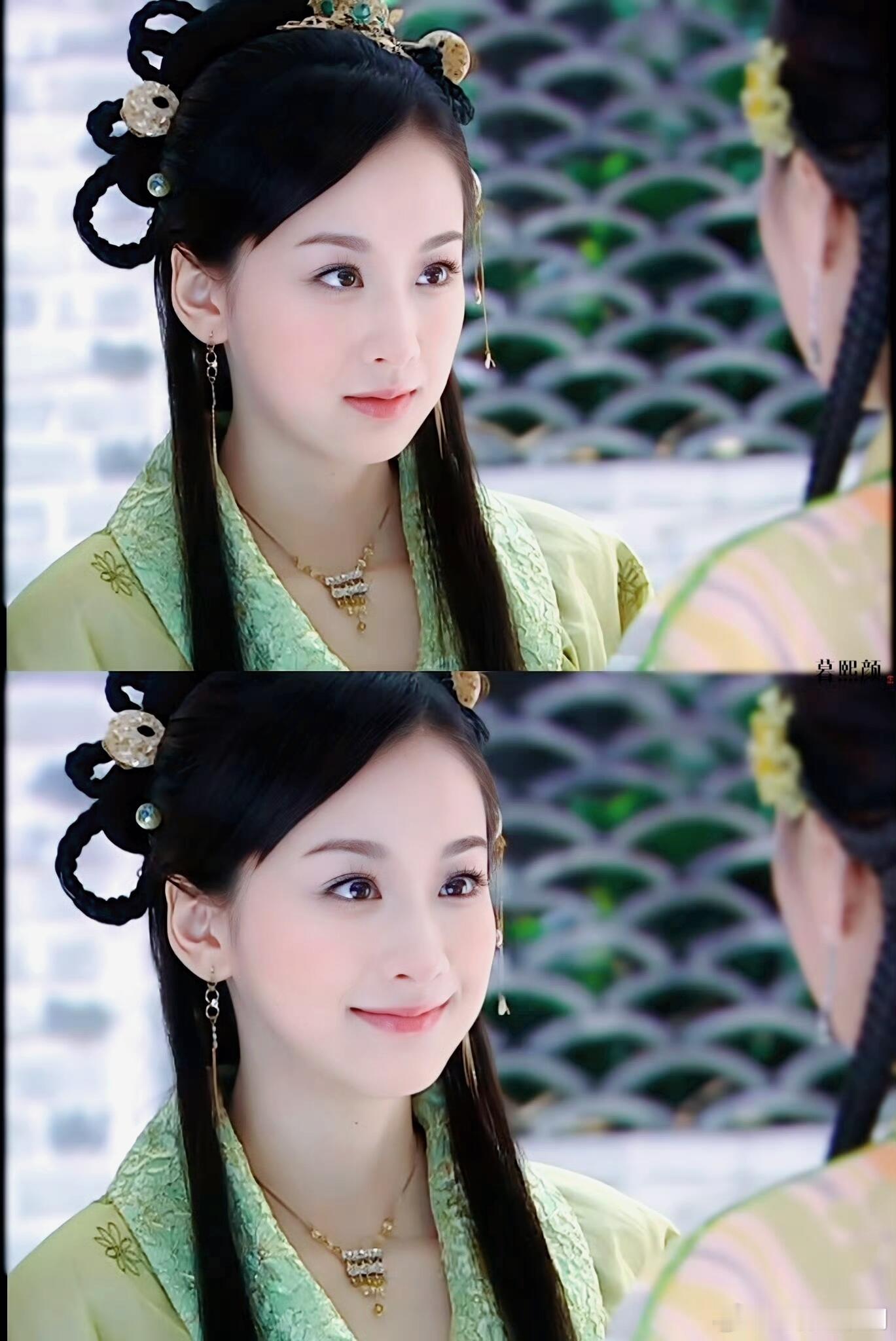 她真的好适合这种清丽温婉的柔弱美人啊~ ​​​