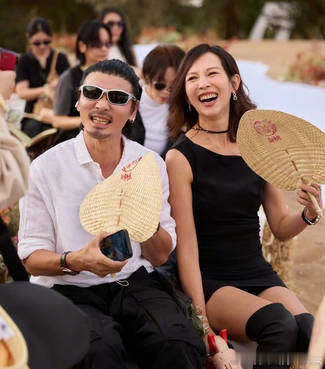 白举纲2026年9月17日在敦煌办婚礼，张晋蔡少芬、李承铉、胡海泉都到场。几人早