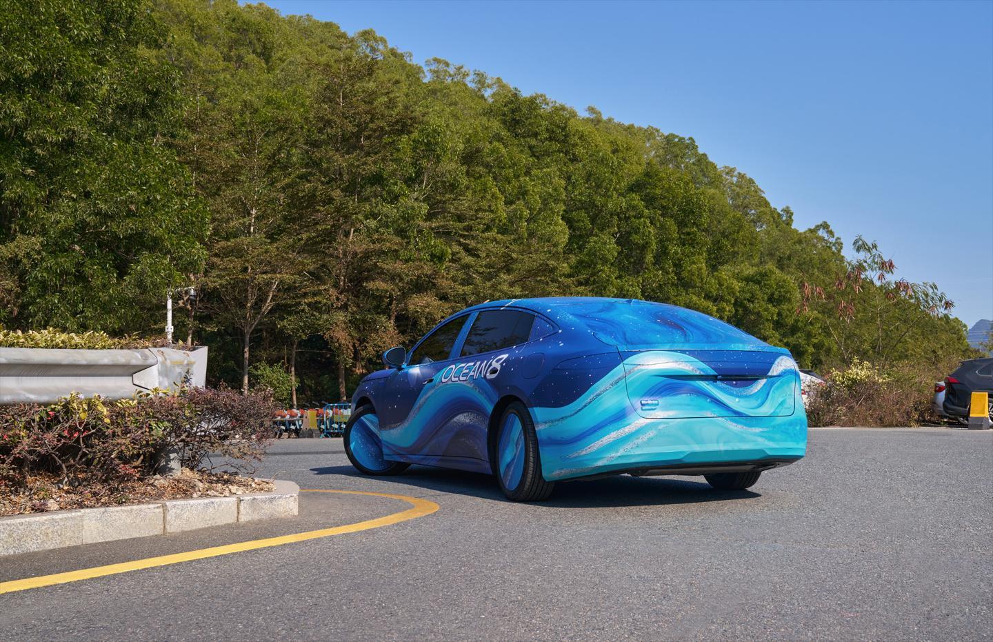 比亚迪海洋 8 系“双旗舰”海豹 08、海狮 08 实车曝光，均配后轮转向 