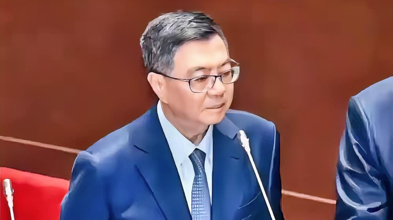 就在刚刚
台民进党当局正式宣布
3月2日，针对美以联手空袭伊朗，中东战火升温，台