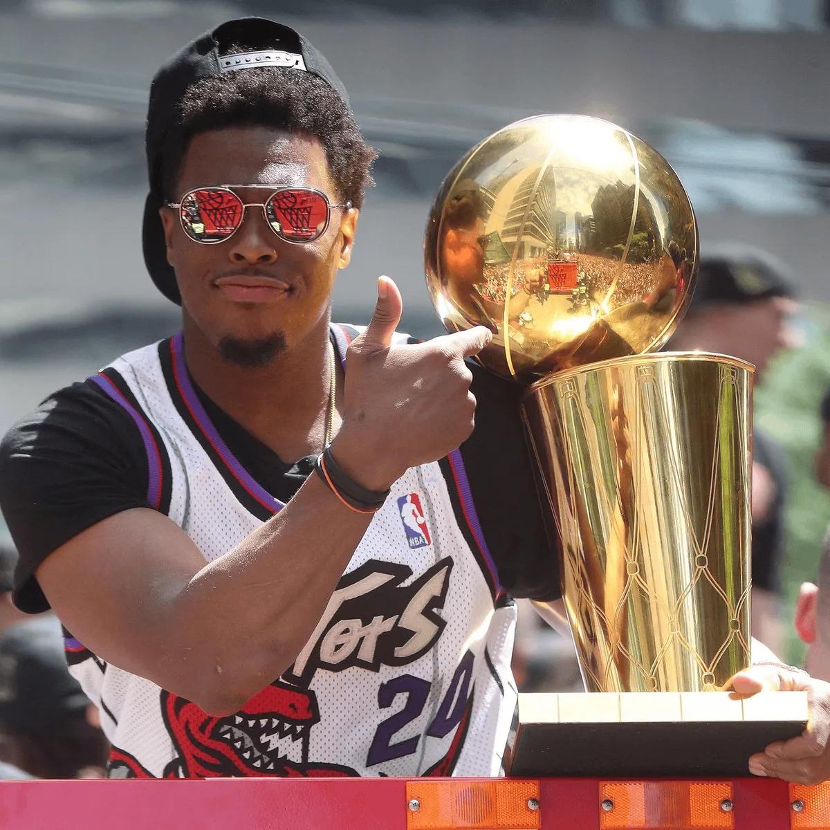 洛瑞宣布退役，姚明NBA生涯的所有队友都已经退役，洛瑞真的很励志，他应该是姚明队