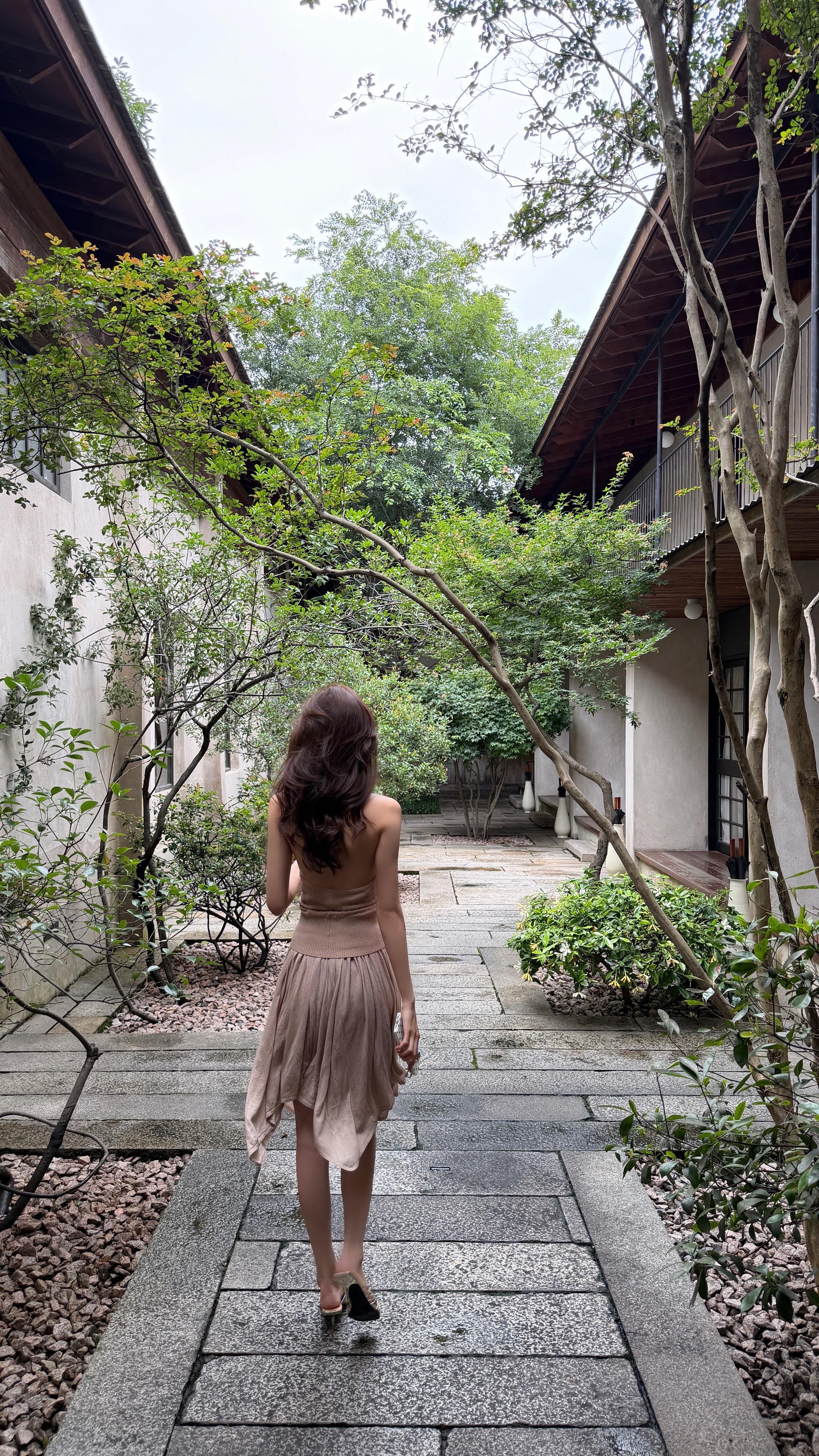 六月的🌧️