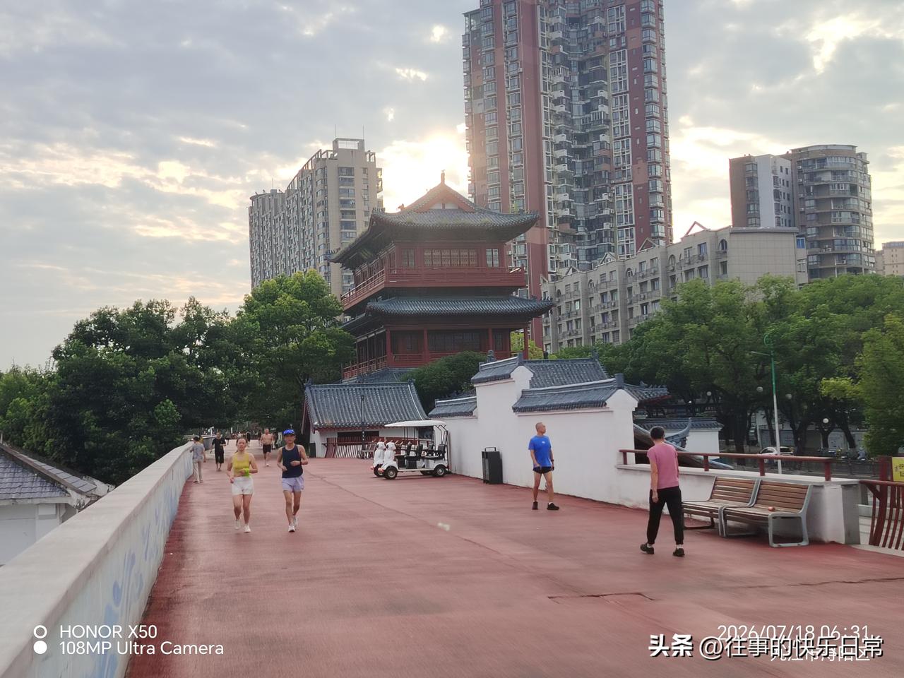 现在高考和几十年前有啥不一样现在高考更精彩更科学