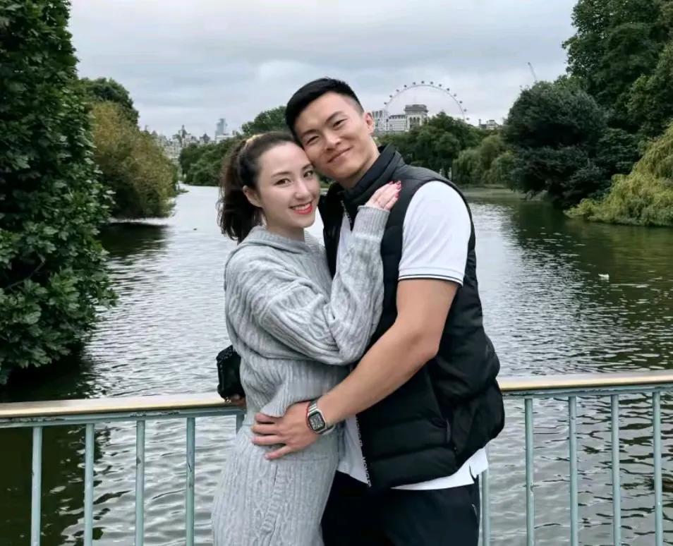 赌王三房的孩子，貌似只有何超云婚姻幸福美满，另外两个孩子一个离异，另一个眼里似乎