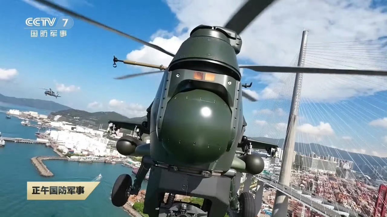 直-10在香港上空 ​​​