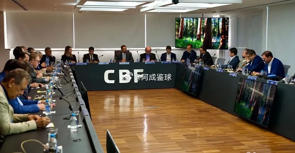 在巴西男足折戟世界杯之后，巴西足协当地时间周二召开高层会议，公布了未来国家队的中