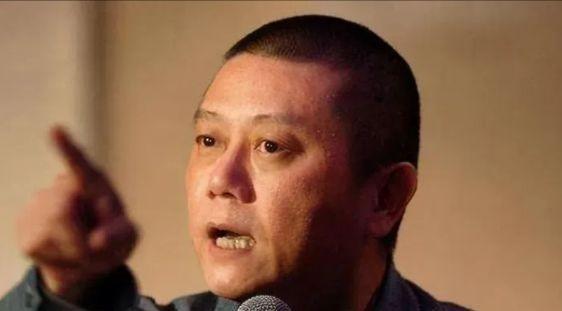 王朔曾直言：台湾就是一个小岛，你打它干什么？只要把台湾海峡划成战区，台湾上空禁飞