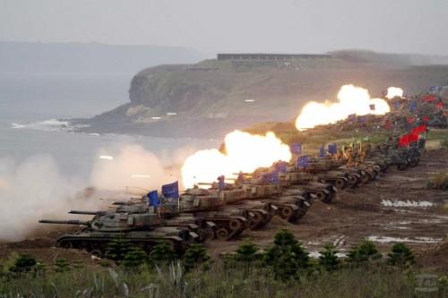 大国的博弈，
一，我国正在进行围台军演，已经直接挑明就是针对美对台军售，下一步海