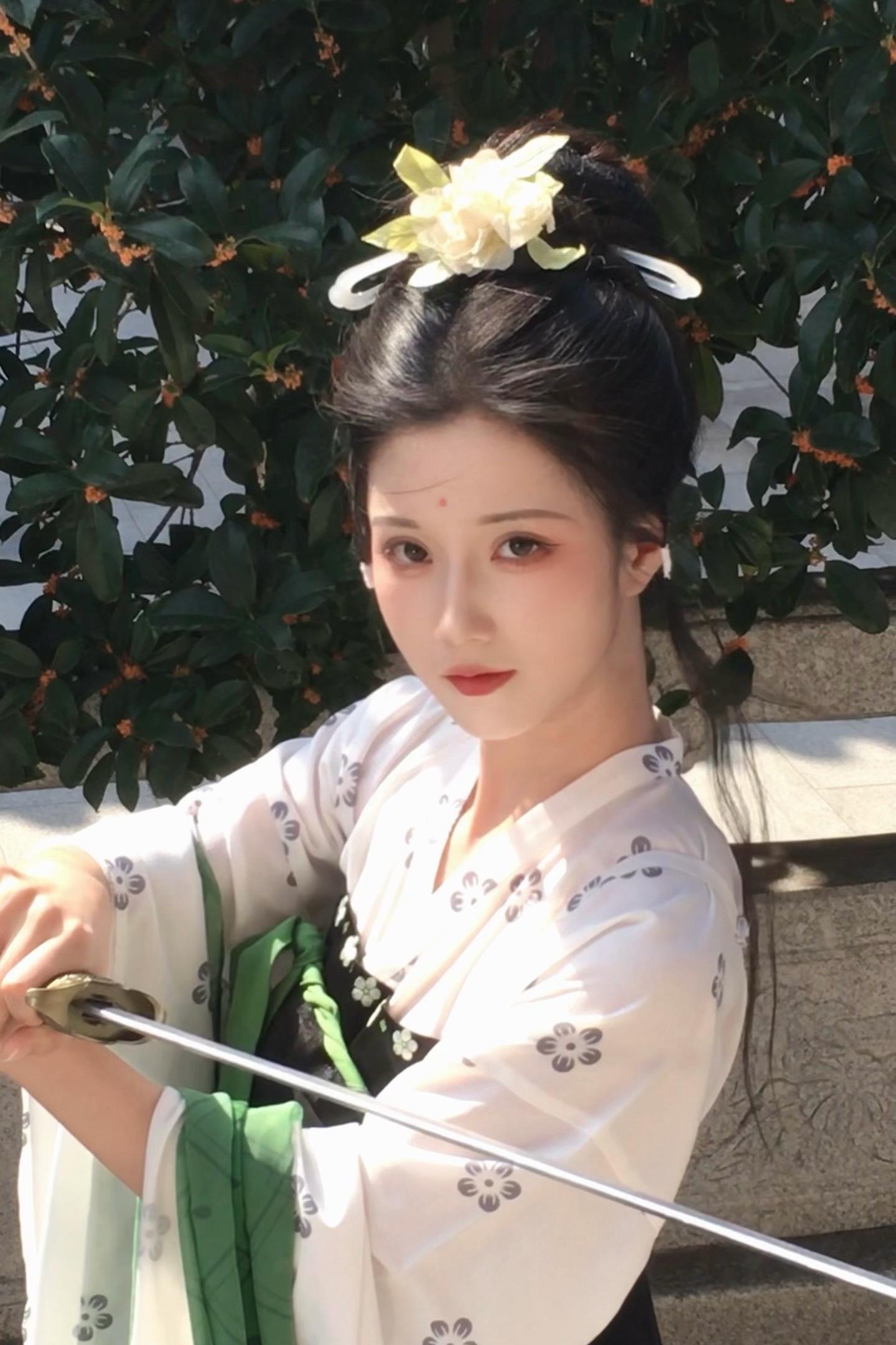 憾无穷 人生长恨水长东 拍到心心念念的大兴善寺桂花啦！