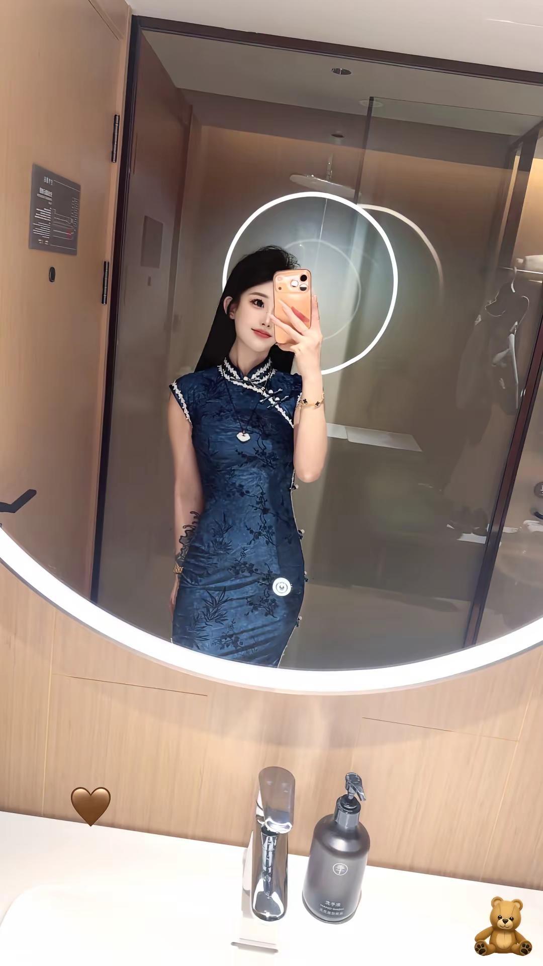 第一次穿旗袍给一个面子，高夸两句让我迷失一下自己