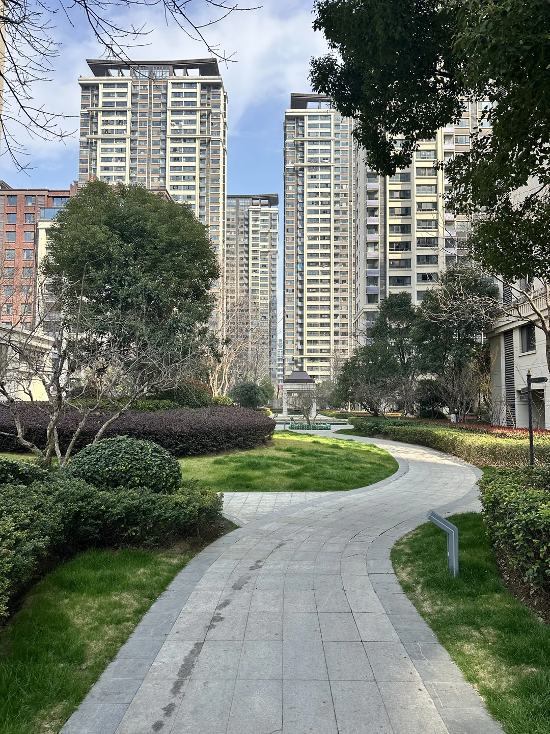 带看云谷名庭，随手拍几张小区～