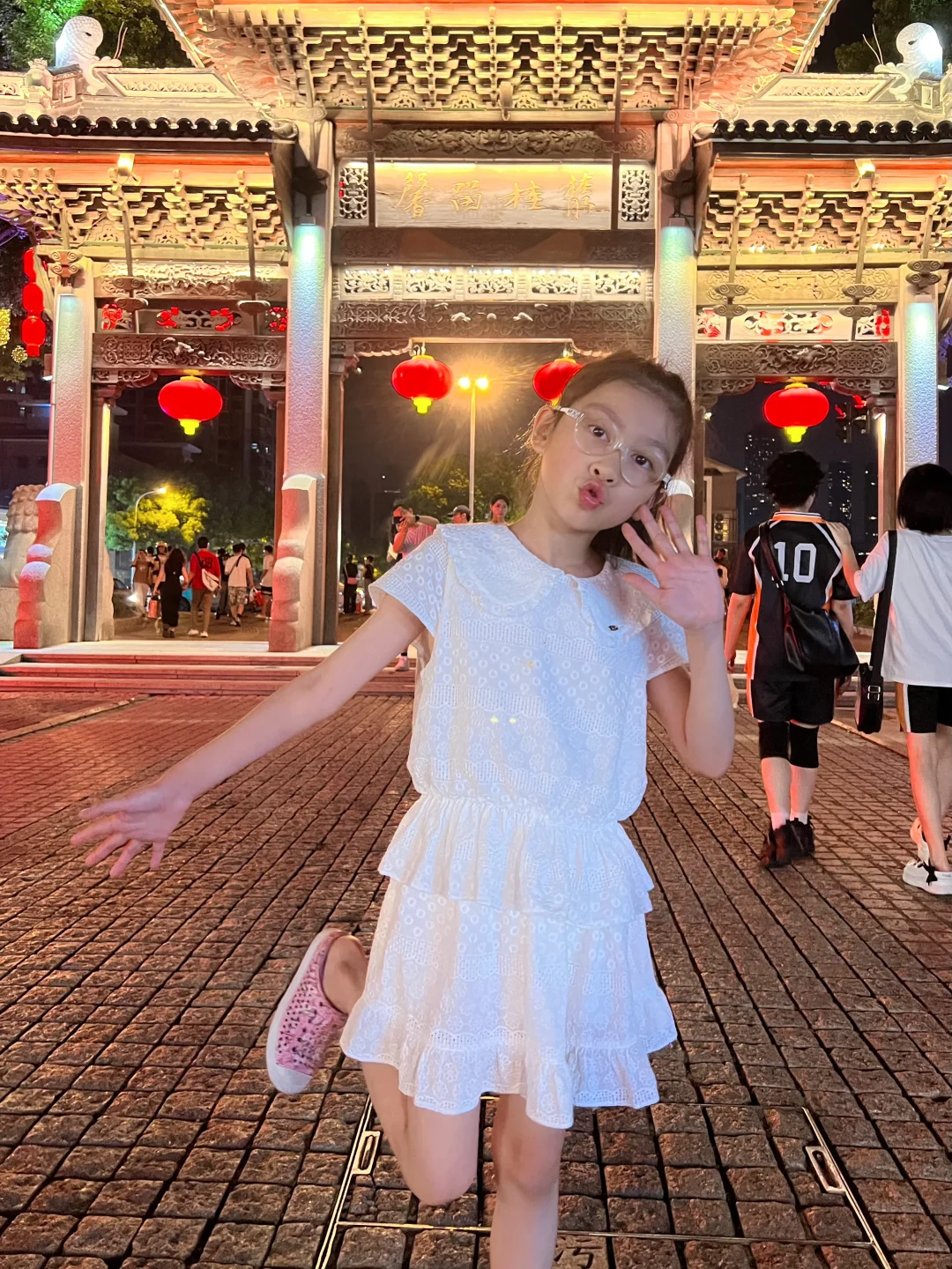 一年级就近视75度了，太影响颜值了！