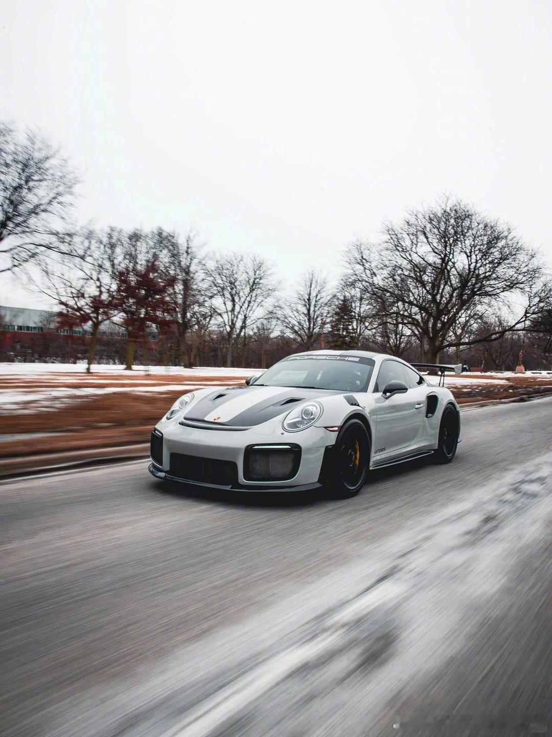 保时捷GT2 RS壁纸，太好看辣 