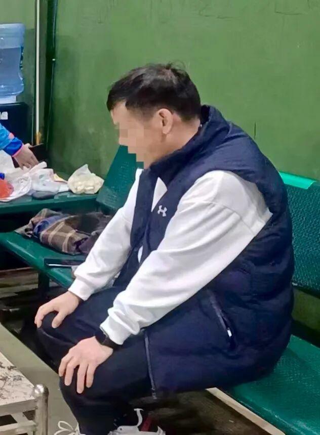 副县长苏某飞被举报出轨致孕又有了新“剧情”，免职降级后“吃空饷”被处理。

20