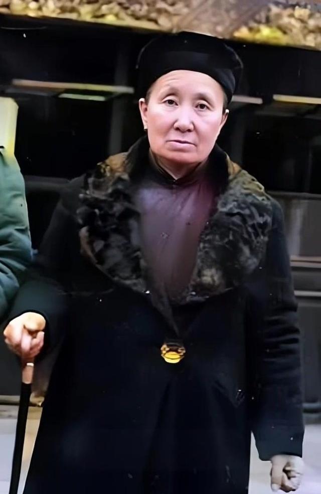 1950年，蒋介石“姐姐“被抓，她的处决意见上报至北京，周总理亲自去跟毛主席求情