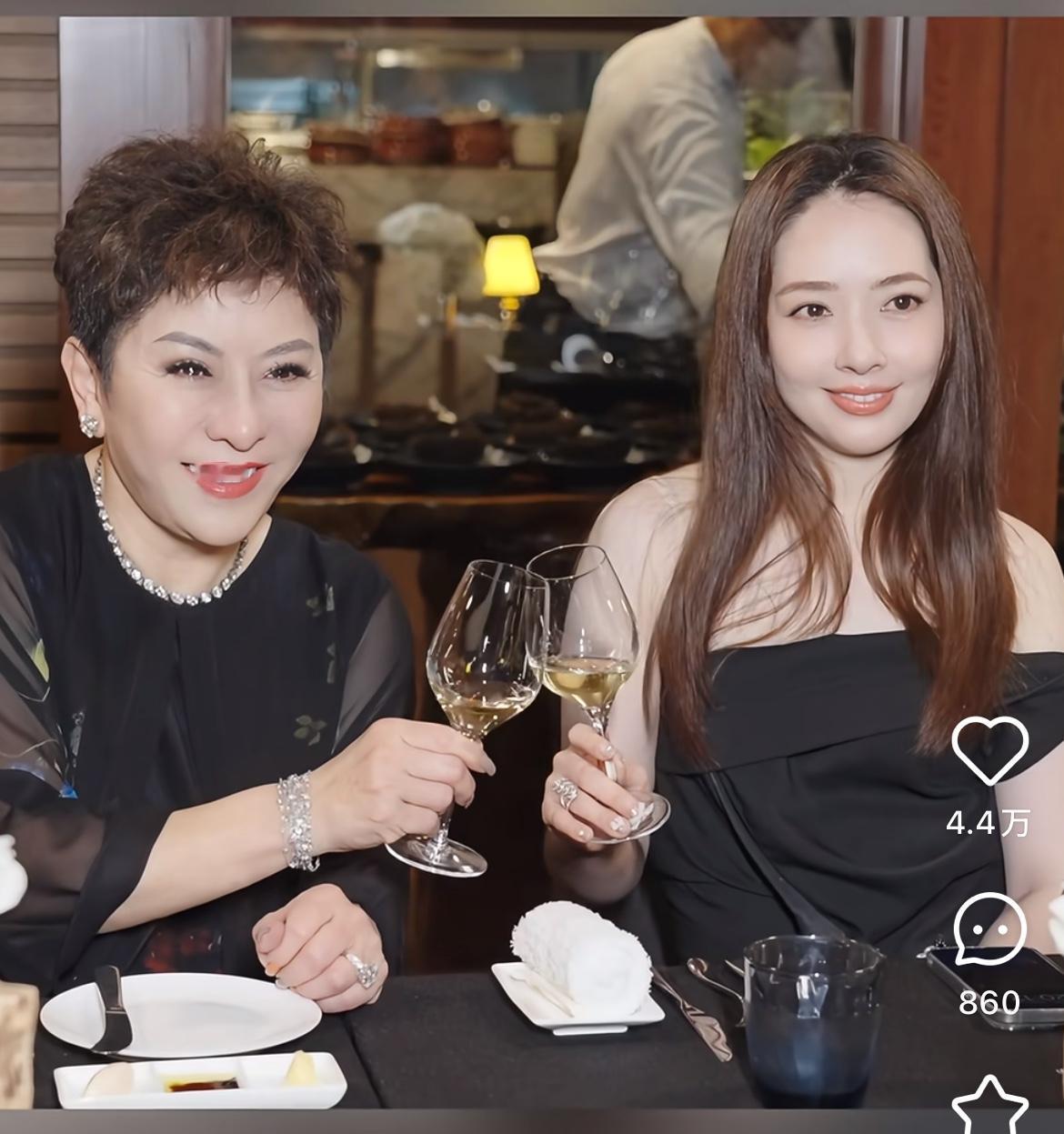 向太这个人，
真的有点拎不清，
作为一个曾经的豪门太太，这样公然说嫁入豪门的女人