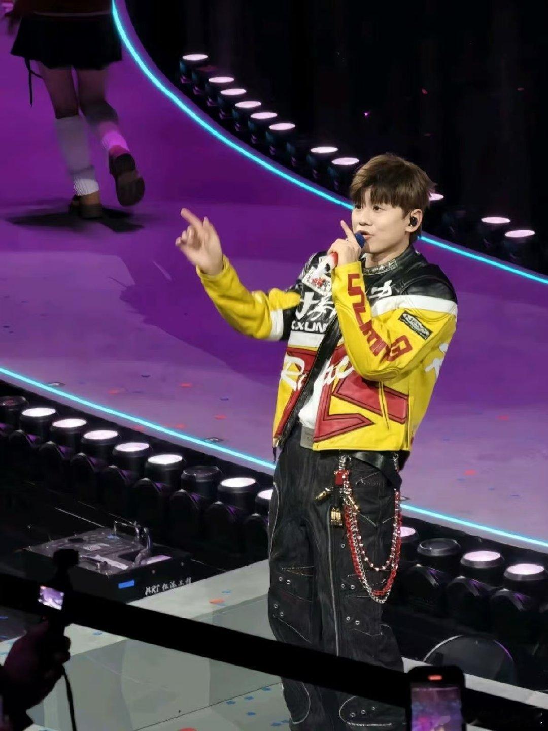 张杰说我想你们多听听我的音乐 张杰未live巡回演唱会张杰说，音乐是他的灵魂，多