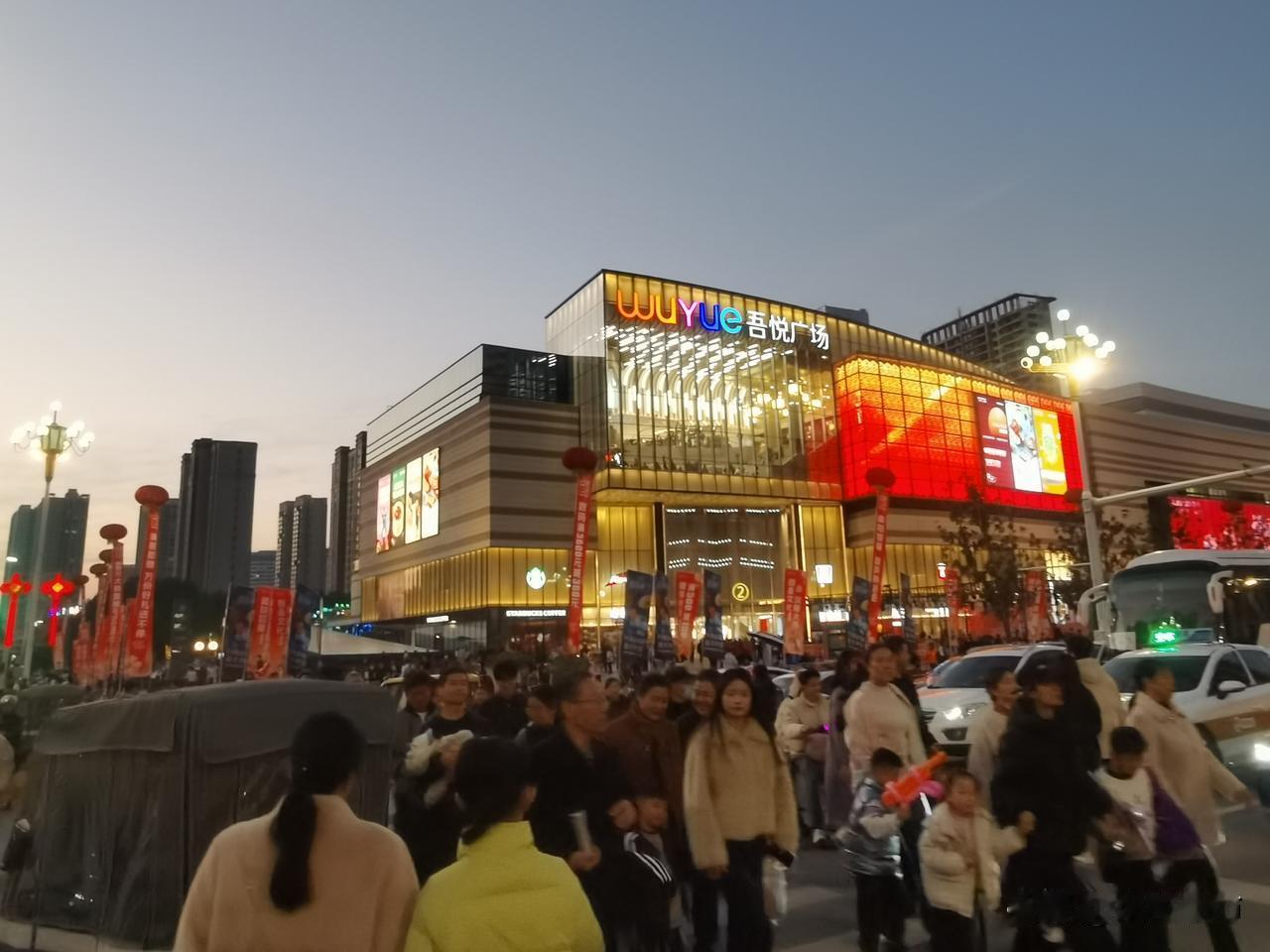 高新吾悦广场开业快一周了，还有多少南阳人没去过？去过的都有什么真实感受？评论区分