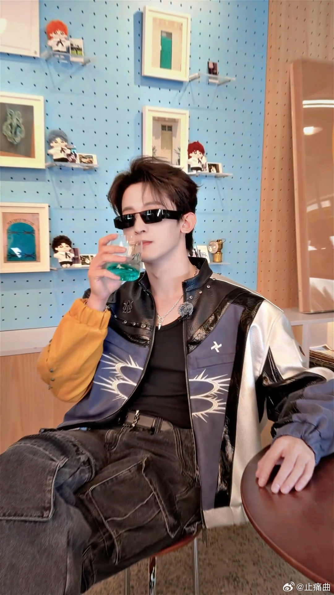 常华森开个酒吧帅成啥了风华合伙人谁懂啊家人们！常华森碰杯转场帅到我失语，开酒吧简