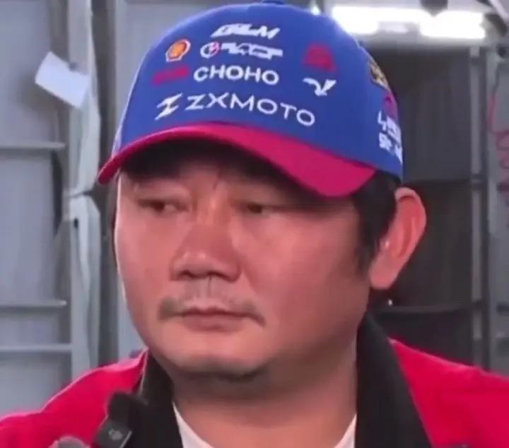 张雪机车又又又夺冠了，“53”号在最后三个弯道"生吃"两台雅马哈，斩获 WSBK