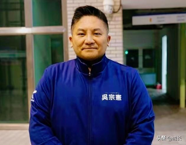 国民党宜兰县长参选人吴宗宪25日在罗东造势，直言参选一路被泼了不少脏水，但他一辈