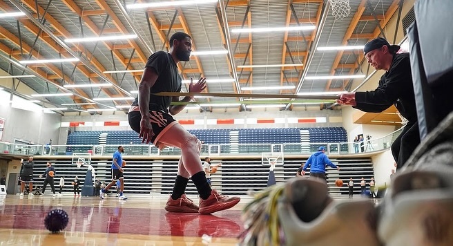 欧文一些新赛季很棒的照片合辑。新赛季篮不住 ​​​