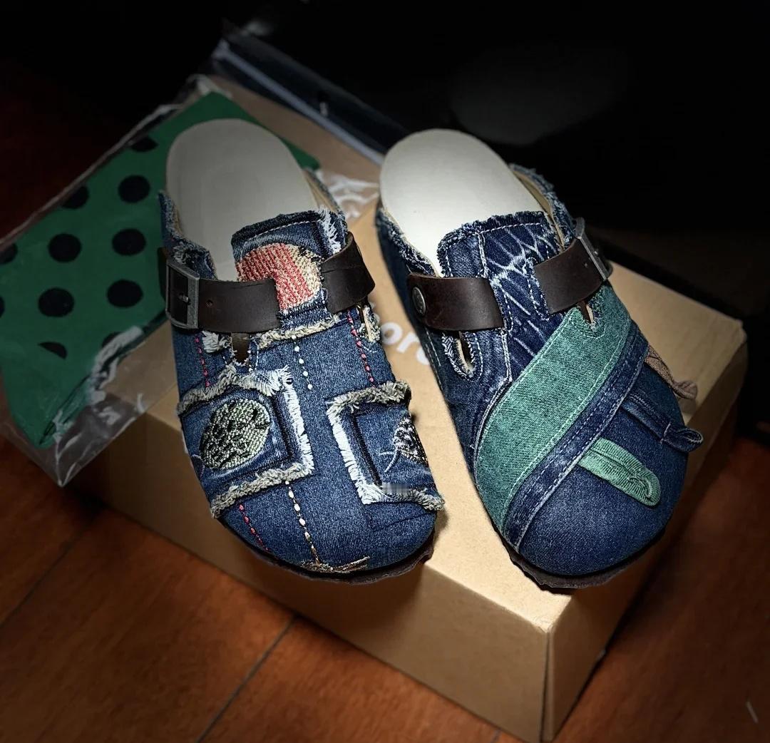 听说会穿搭的女生骨子里都超级浪漫～
手工鞋 穿出不一样的感觉 boroboroo