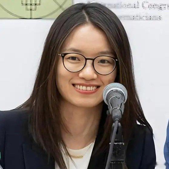 《热爆趣创赛华人的骄傲！纽约大学为王虹获奖举行双重庆祝活动，全场起立鼓掌》播放量