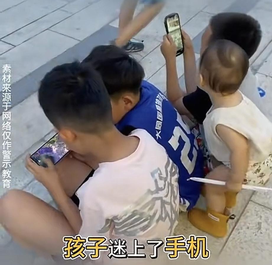 暑假一晃眼，马上过去一个月了，想问下各位初二家长，大家还好吗？
 
一想到再过一