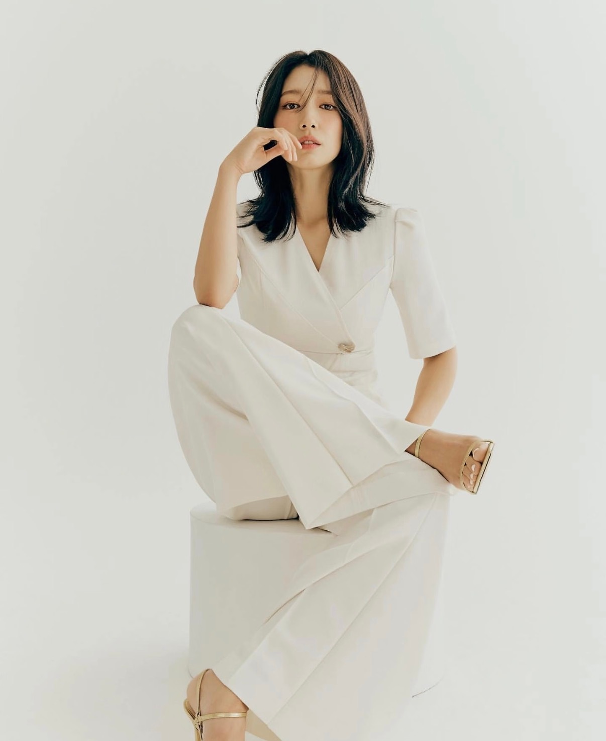 【人像摄影】韩国女星朴信惠。裴勇俊一家与朴信惠一家同游新加坡裴勇俊一家与朴信惠一
