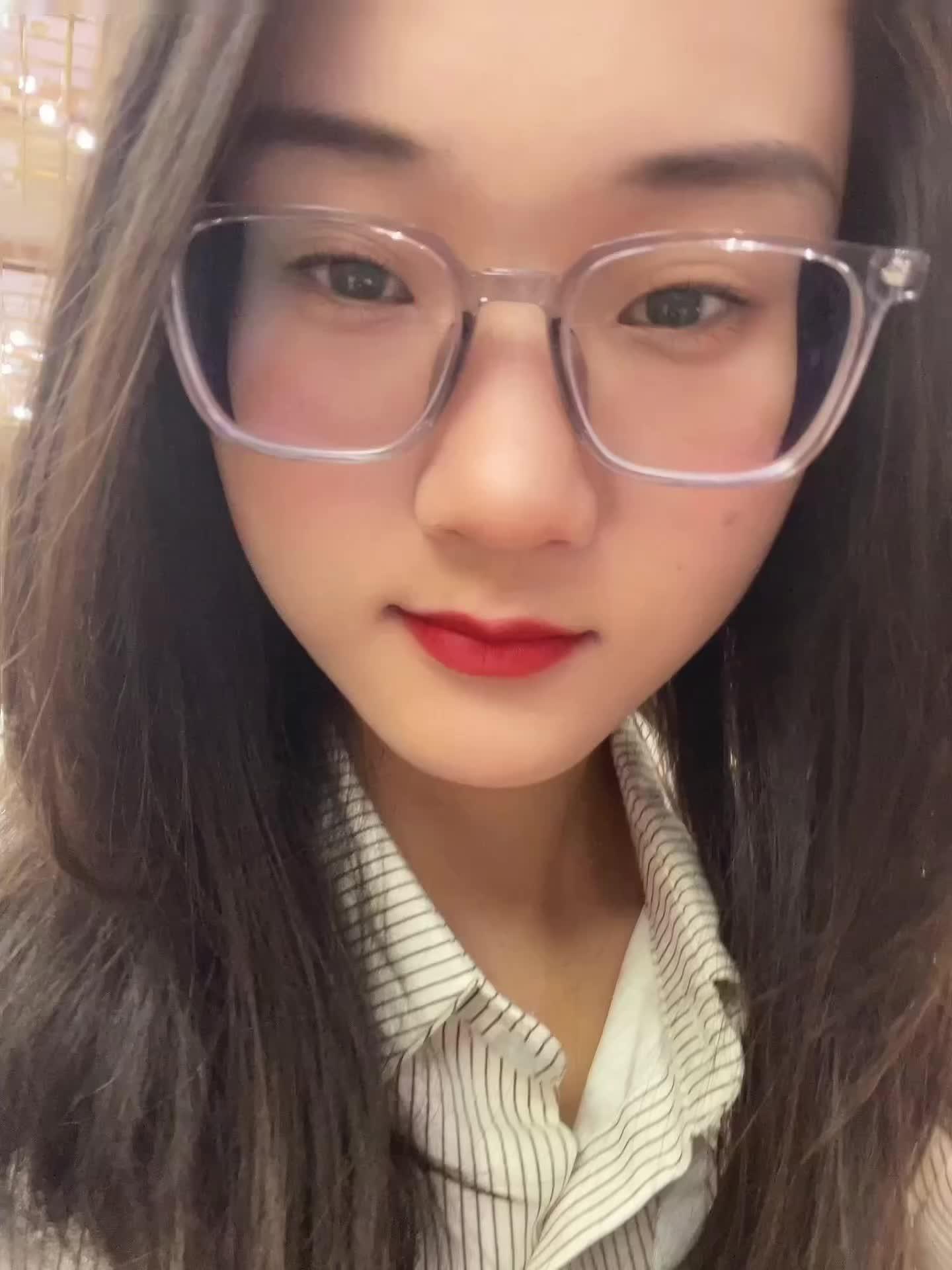 人生在世，不就要多出去看看 人生哪有那么多宏大叙事，不过是你在某个瞬间...