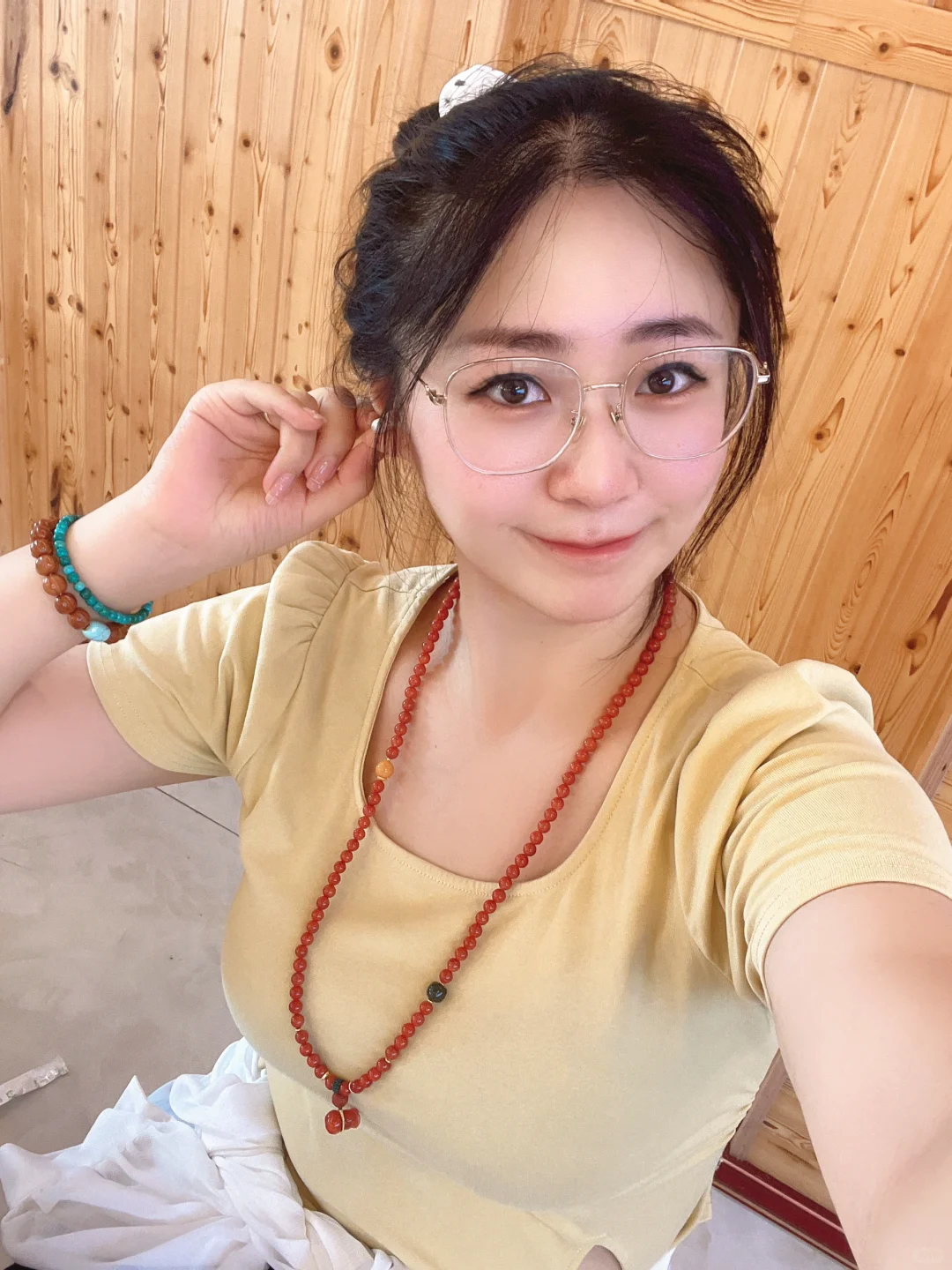 今日穿搭，黄色配南红