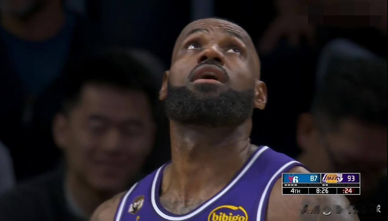 我真是爱死湖人超级巨星詹姆斯了！在今天湖人主场以119：115力克76人的比赛中