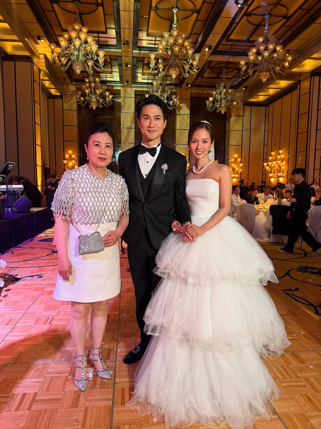 TVB阿姐汪明荃去参加了郭子豪和邓卓殷婚礼